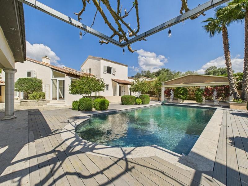 Maison - 185 m² - 5 pièces