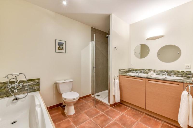 Maison en pierre - 142 m² - 6 pièces