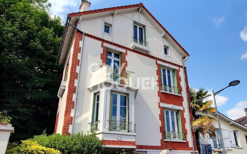 Maison - 180 m² - 7 pièces