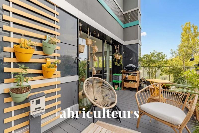 Appartement - 100 m² - 4 pièces