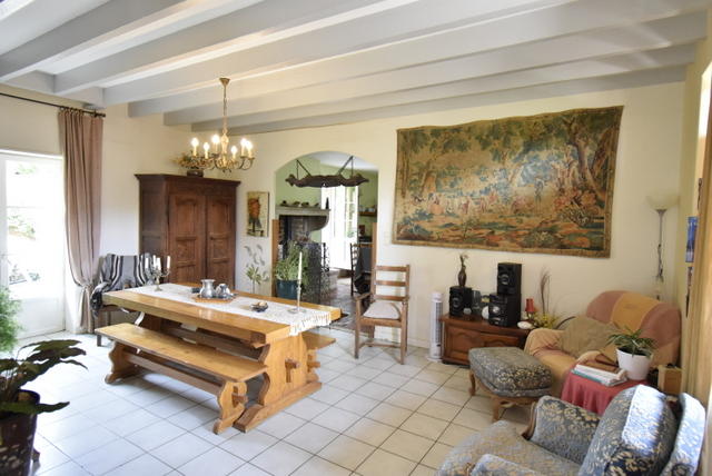 Maison - 320 m² - 7 pièces