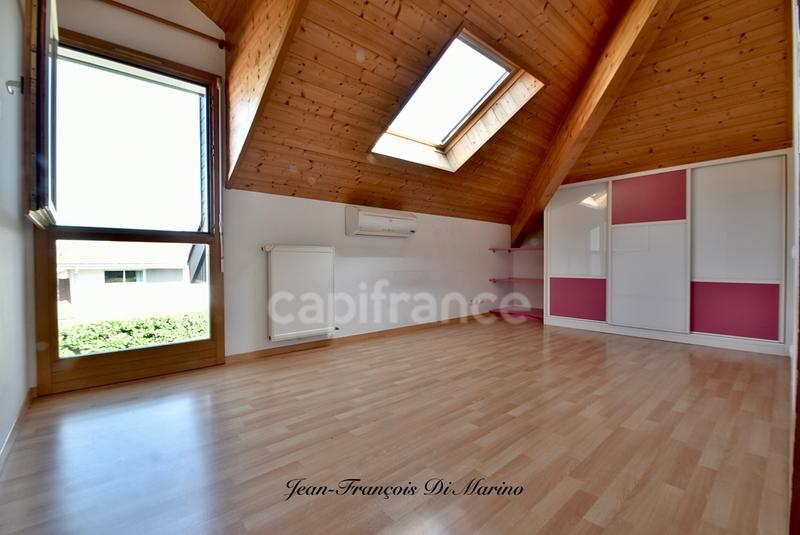 Maison - 211 m² - 8 pièces