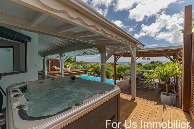 Villa - 271 m² - 8 pièces