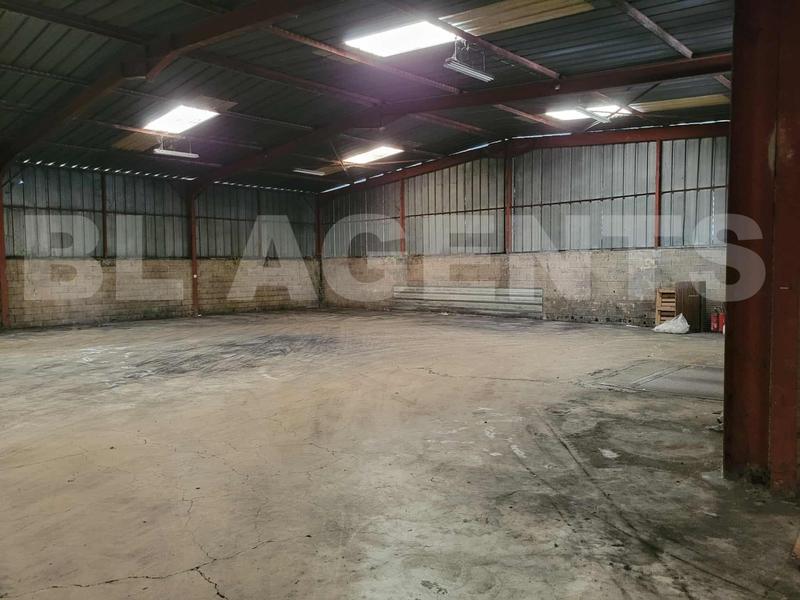Entrepôt - 2 980 m² - 1 pièce