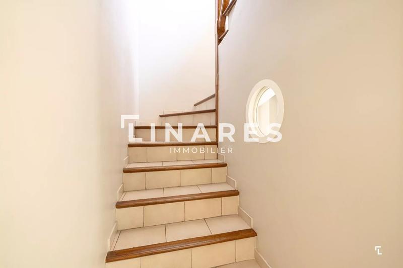 Maison - 190 m² - 5 pièces