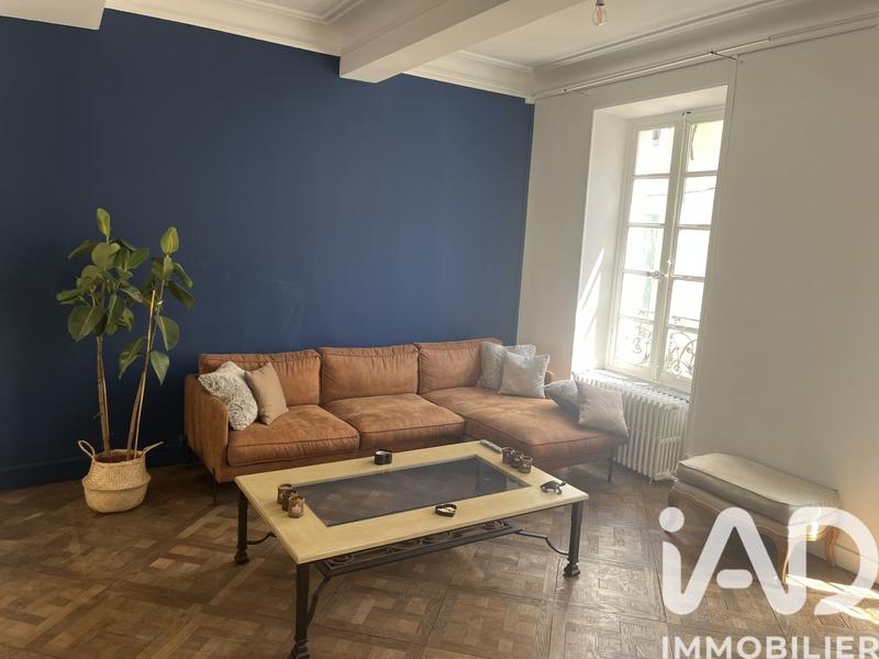 Maison - 450 m² - 8 pièces