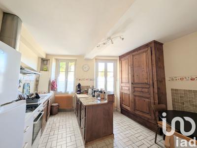 Maison - 168 m² - 8 pièces