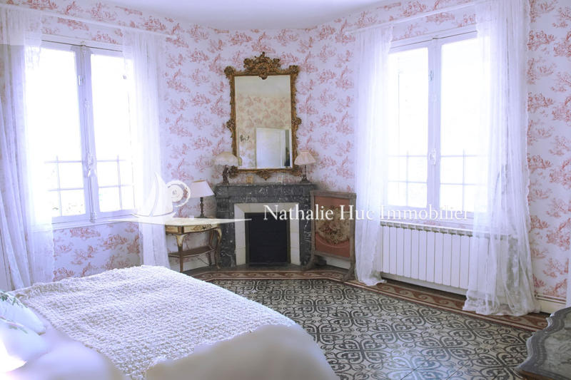 Maison - 300 m² - 7 pièces