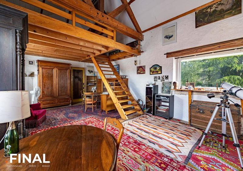 Maison - 208 m² - 8 pièces