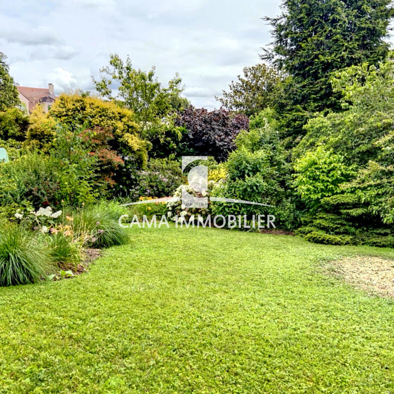 Maison - 232 m² - 11 pièces