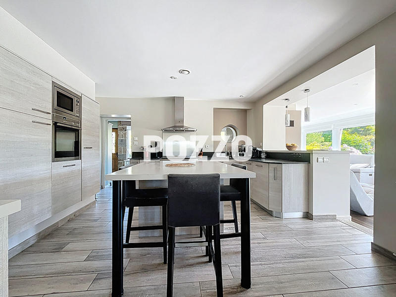 Maison - 187 m² - 7 pièces