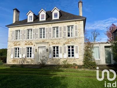 Maison - 412 m² - 10 pièces