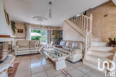 Maison - 217 m² - 10 pièces