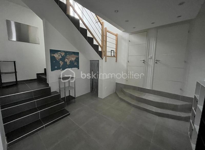 Loft - 109 m² - 5 pièces