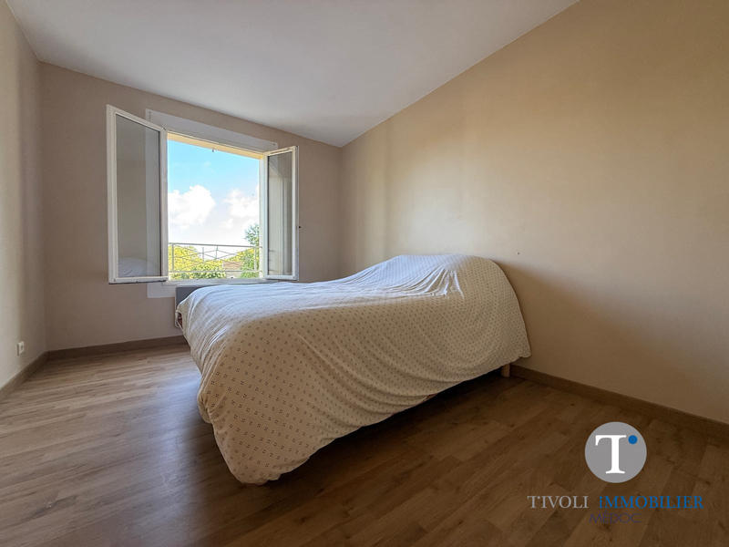 Maison - 237 m² - 8 pièces