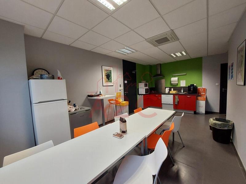 Local d'activité / Entrepôt - 530 m²