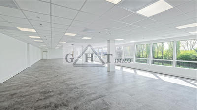 Entrepôt - 2 098 m²