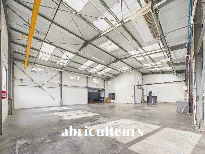 Local d'activités - 560 m²