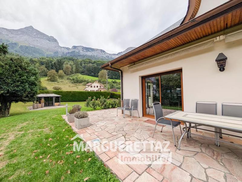 Villa - 290 m² - 8 pièces