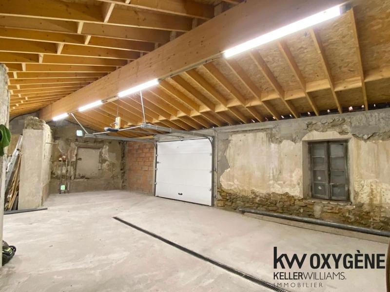 Maison - 240 m² - 8 pièces