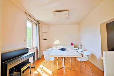 Maison - 196 m² - 7 pièces