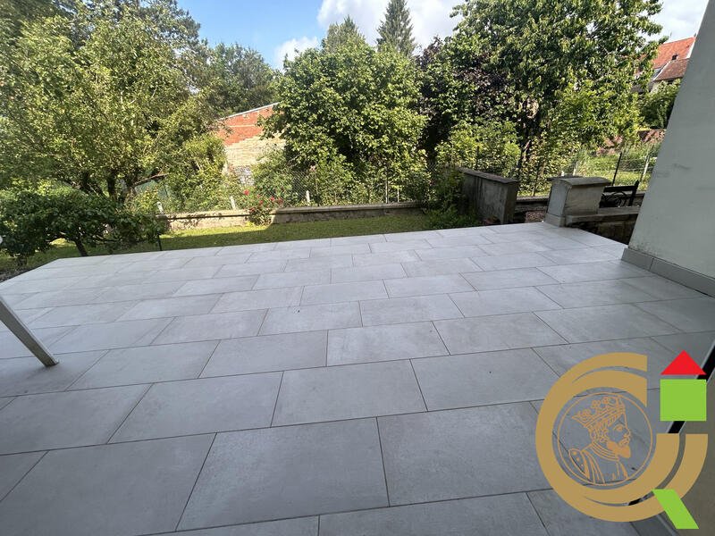 Maison - 360 m² - 8 pièces