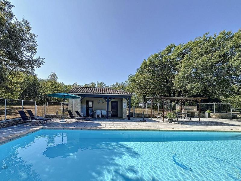 Maison - 350 m² - 12 pièces