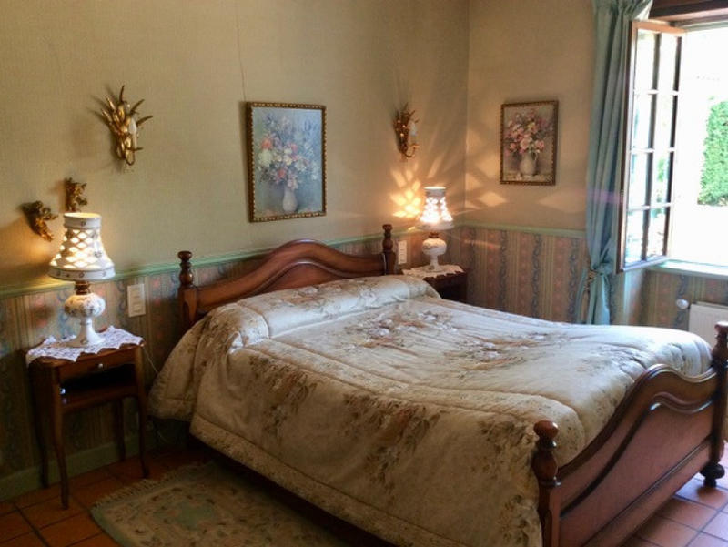 Maison - 234 m² - 8 pièces