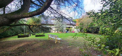 Maison - 237 m² - 8 pièces