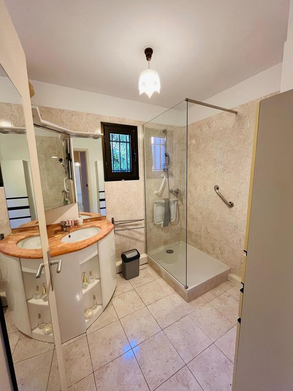 Appartement - 75 m² - 3 pièces