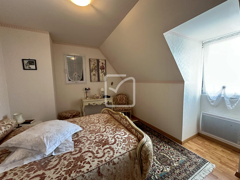 Maison - 201 m² - 6 pièces