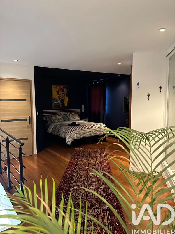 Maison - 180 m² - 7 pièces