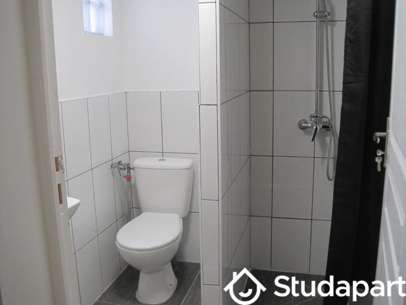 Chambre - 9 m² - 1 pièce