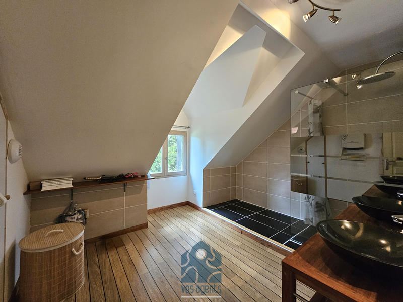 Maison - 190 m² - 8 pièces