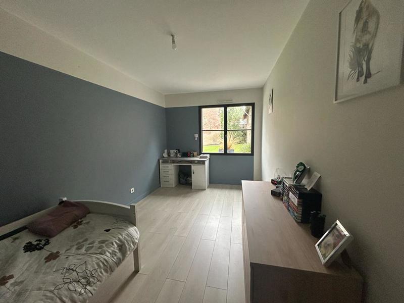 Maison - 185 m² - 8 pièces