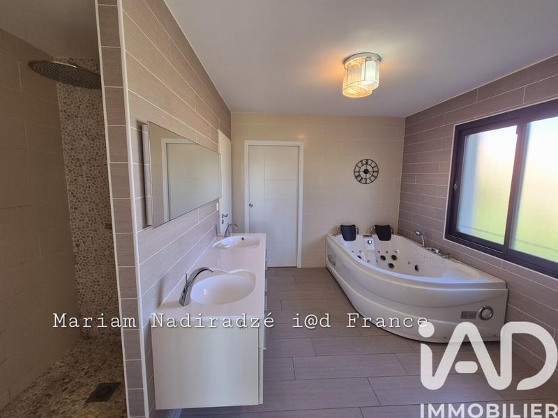 Maison - 167 m² - 5 pièces