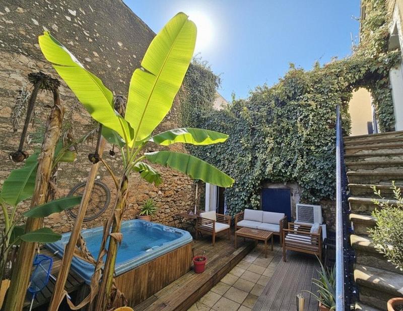 Maison - 297 m² - 7 pièces