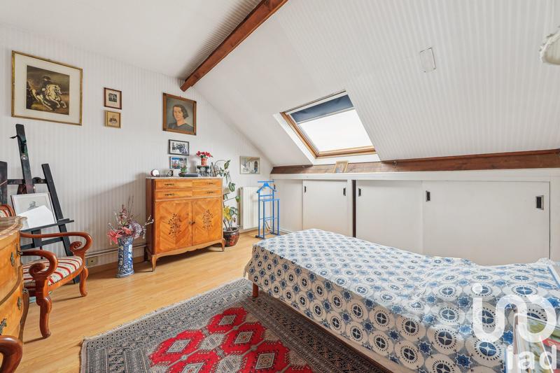 Maison - 230 m² - 9 pièces