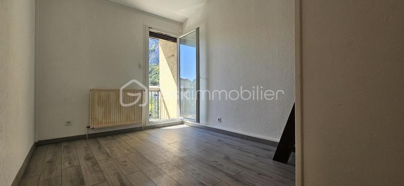 Maison jumelée - 84 m² - 4 pièces