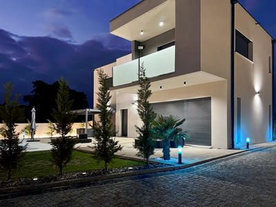 Villa - 200 m² - 7 pièces