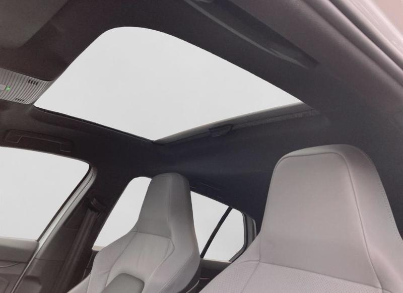 Volkswagen Golf Gte 245 Hybride Rechargeable / Toit Ouvrant Attache Remorque Caméra de Recul Aff Tete Haute Sieges Vienna Iq Light Matrix Led