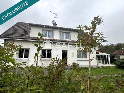 Maison - 221 m² - 11 pièces