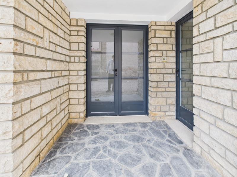 Maison - 235 m² - 7 pièces