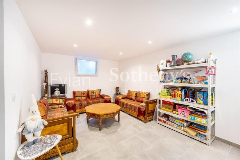 Maison - 200 m² - 6 pièces