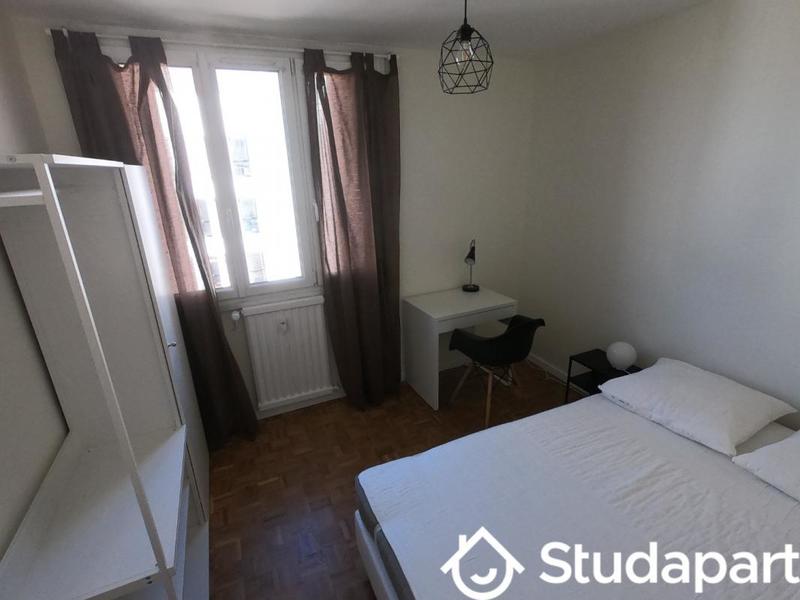 Chambre - 9 m² - 1 pièce