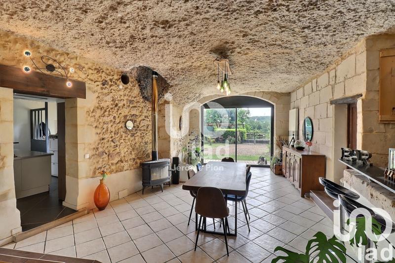 Maison - 250 m² - 6 pièces