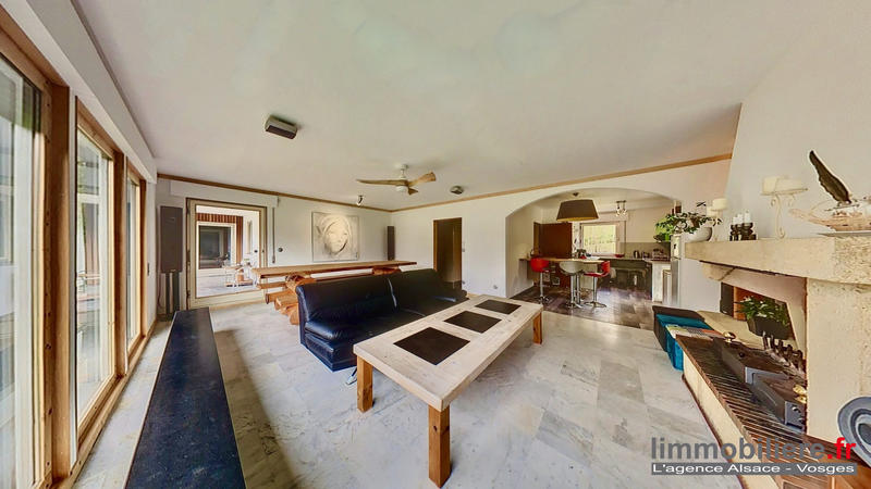 Maison - 230 m² - 11 pièces