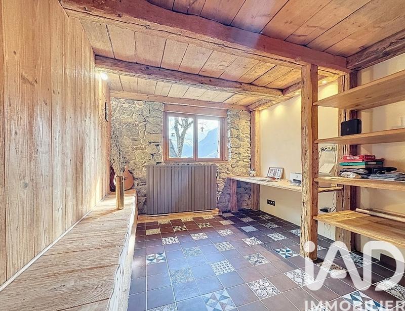 Maison - 221 m² - 7 pièces