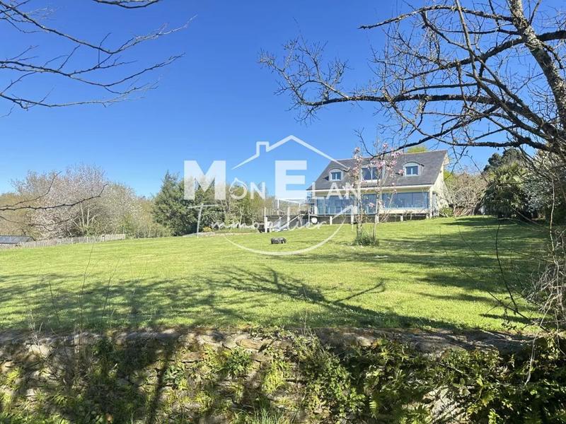 Propriété - 213 m² - 8 pièces