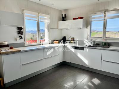 Maison - 188 m² - 6 pièces